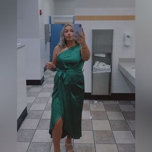 This green, satin dress is perfect for any formal occasion!